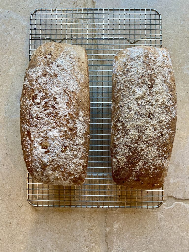 COUNTRY LOAF & BAGUETTE - Tom Aikens
