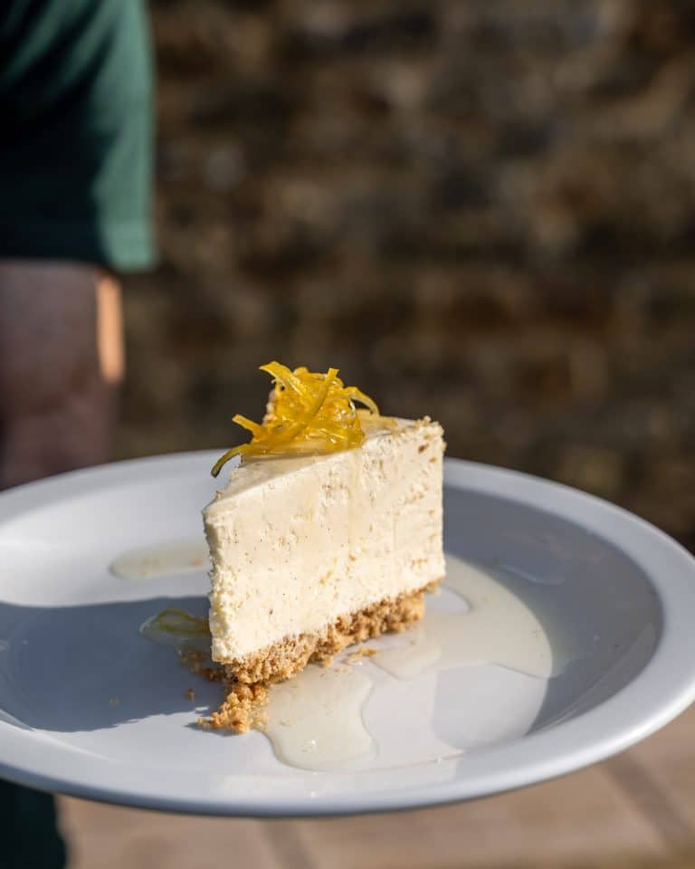 MUMS FROZEN LEMON & VANILLA MOUSSE - Tom Aikens