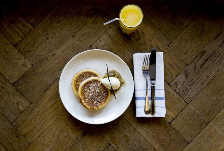 RICOTTA PANCAKES APPLE RAISON COMPOTE, VANILLA MASCARPONE - Tom Aikens